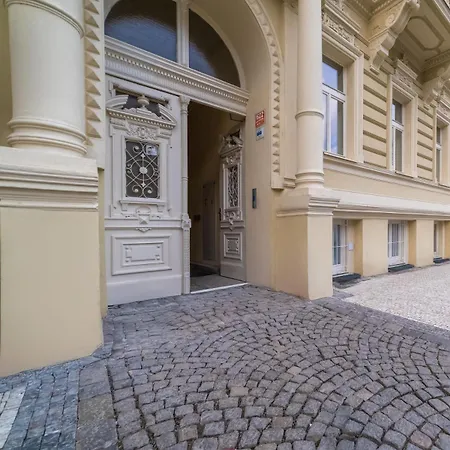 Historic Cozy With National Museum View Lägenhet
