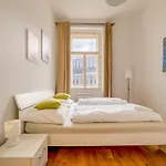 Historic Cozy With National Museum View Prague